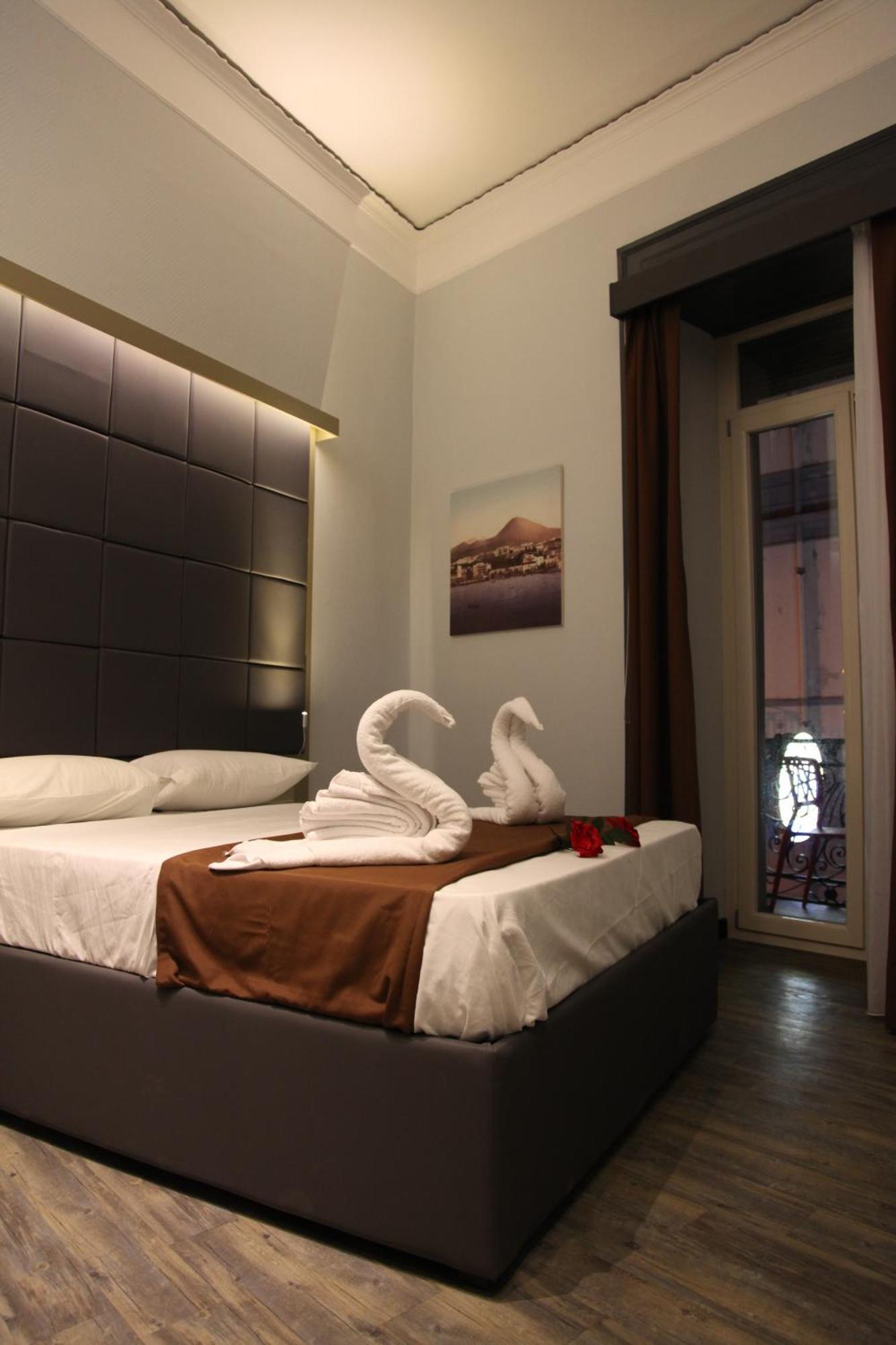 Dolce Vita Rooms Neapel Exteriör bild