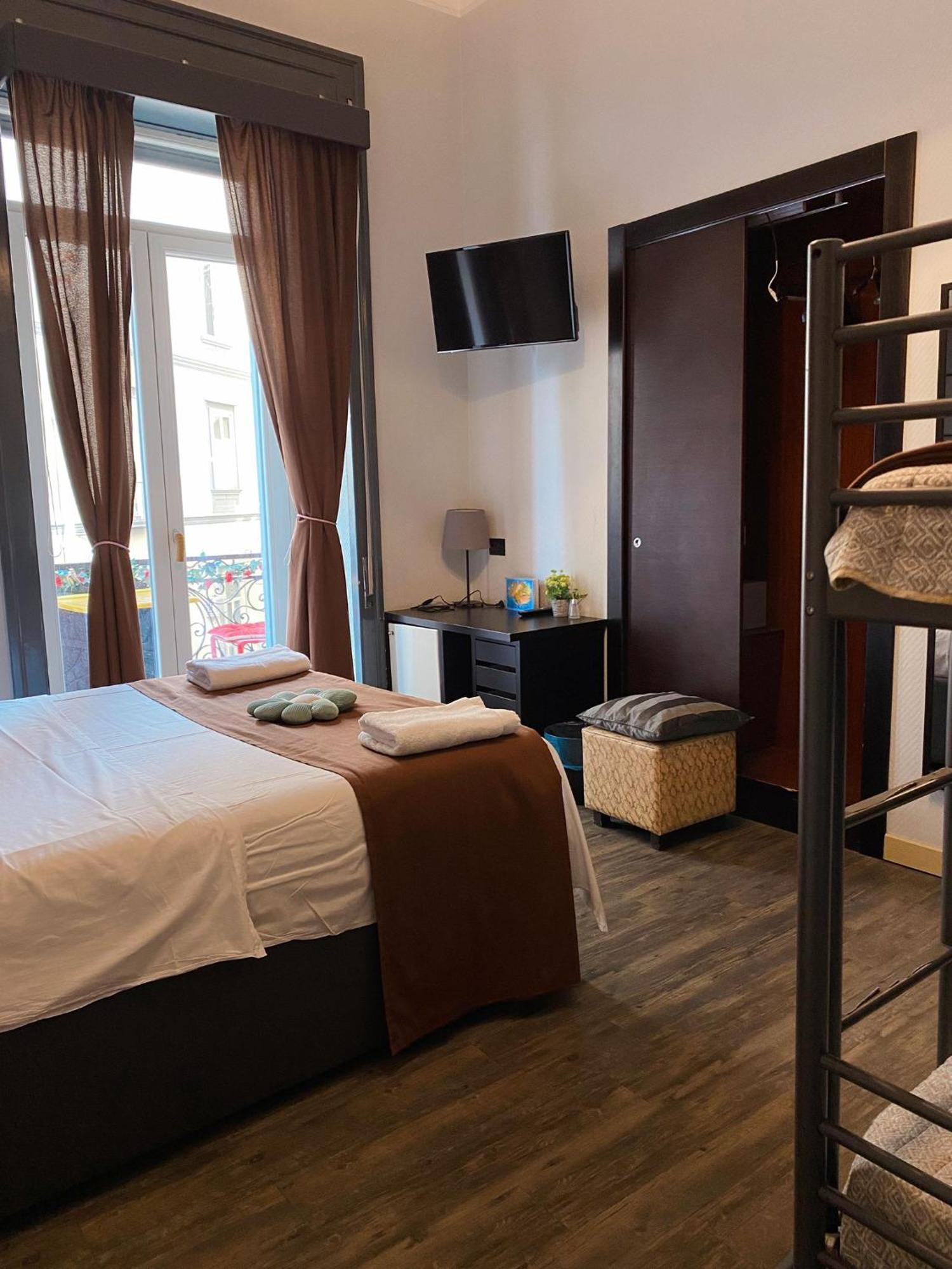 Dolce Vita Rooms Neapel Exteriör bild